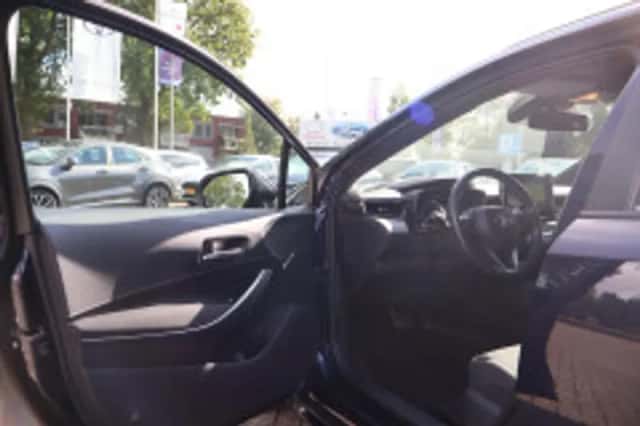 Toyota Corolla (2022) thumbnail 4