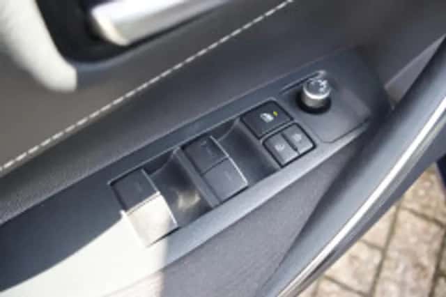 Toyota Corolla (2022) thumbnail 5