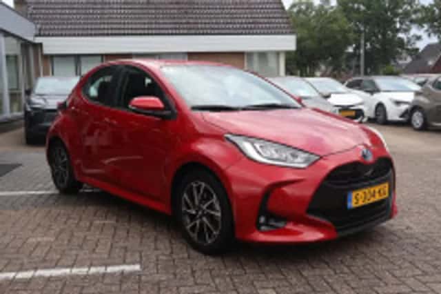 Toyota Yaris (2023) thumbnail 4