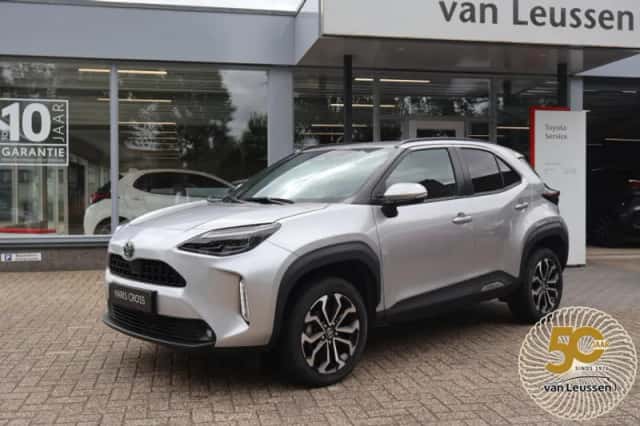 Toyota Yaris Cross (2025) thumbnail 1