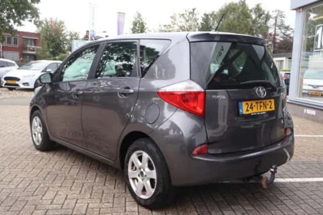Toyota Verso s (2012) thumbnail 2