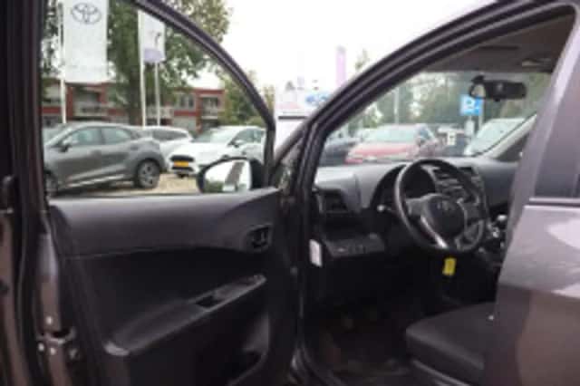 Toyota Verso s (2012) thumbnail 5