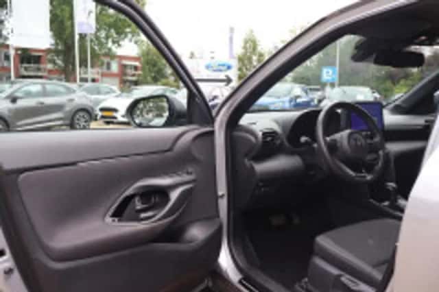 Toyota Yaris Cross (2025) thumbnail 5