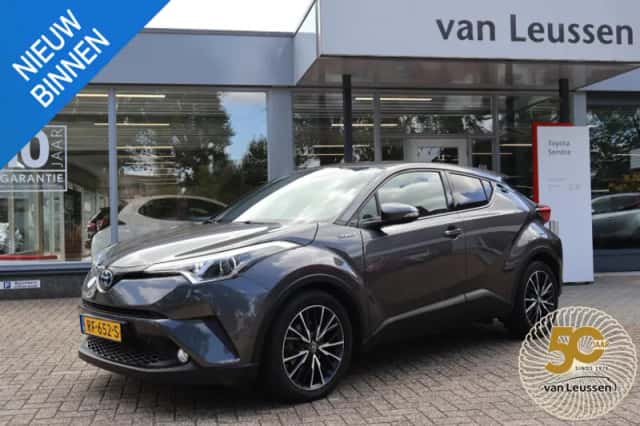 Toyota C-HR (2017) thumbnail 1