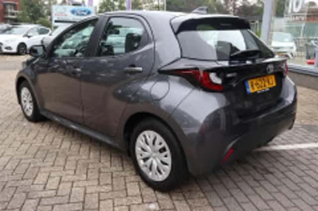 Toyota Yaris (2022) thumbnail 4