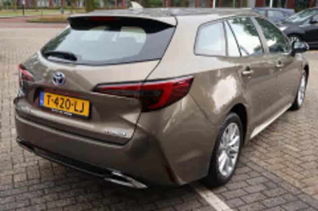 Toyota Corolla (2023) thumbnail 3