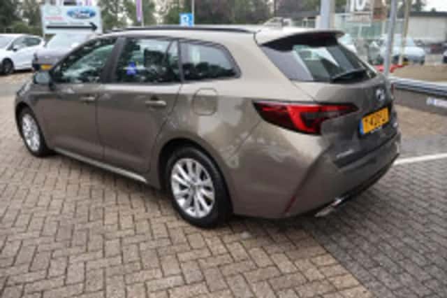 Toyota Corolla (2023) thumbnail 4