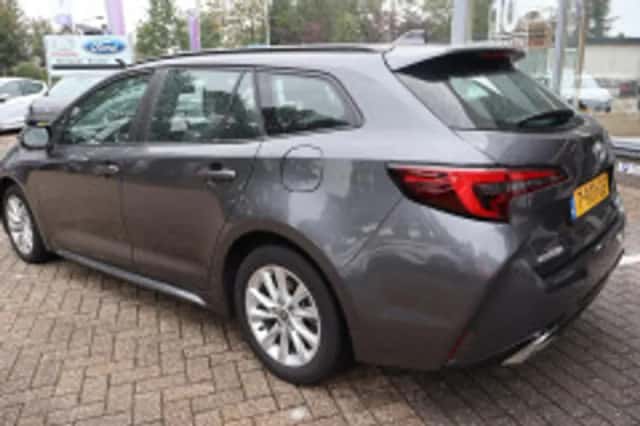 Toyota Corolla (2023) thumbnail 3