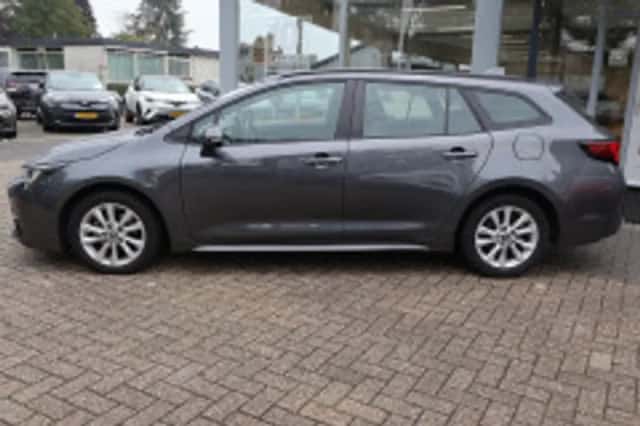 Toyota Corolla (2023) thumbnail 4