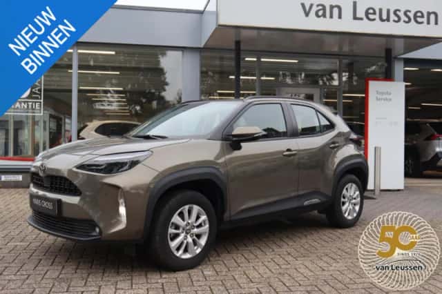 Toyota Yaris Cross (2025) thumbnail 1