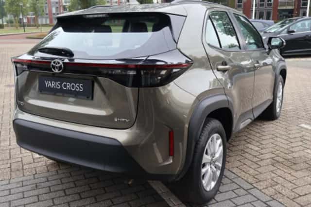Toyota Yaris Cross (2025) thumbnail 2