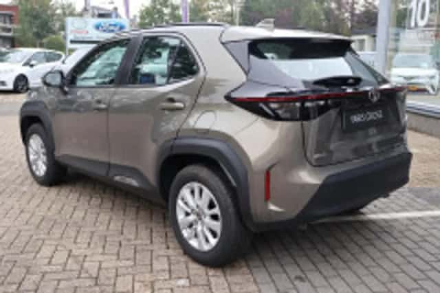 Toyota Yaris Cross (2025) thumbnail 4