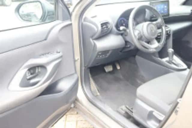 Toyota Yaris Cross (2025) thumbnail 5