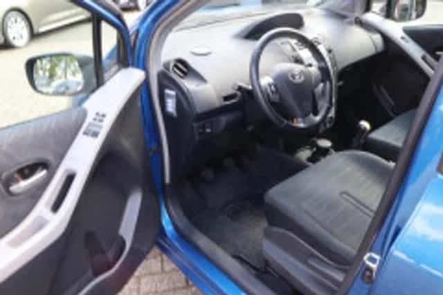 Toyota Yaris (2007) thumbnail 5