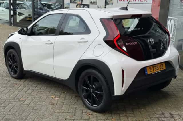 Toyota Aygo X (2024) thumbnail 2