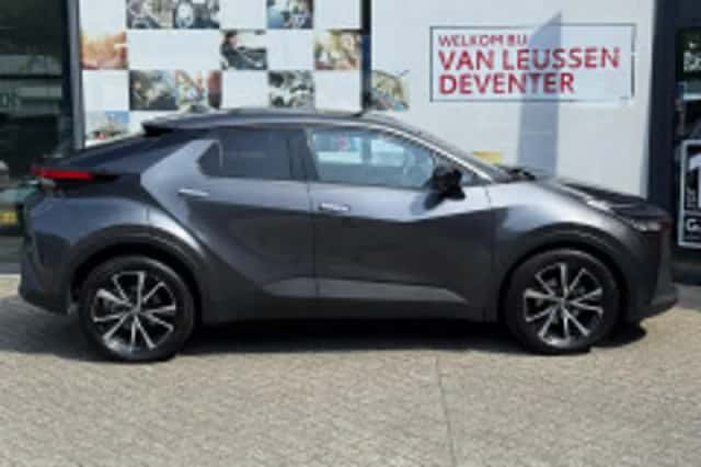Toyota C hr (2024) thumbnail 4