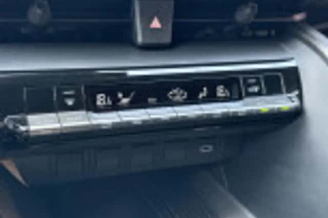 Toyota C hr (2024) thumbnail 35