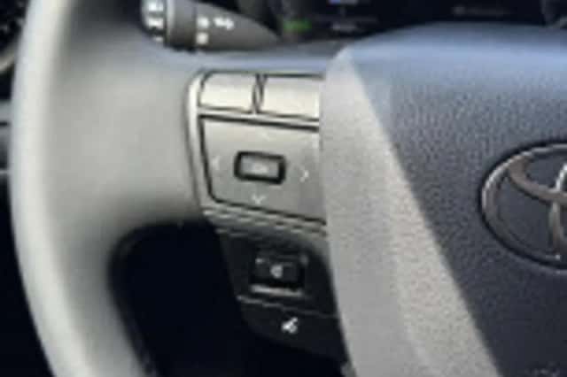 Toyota C hr (2024) thumbnail 37