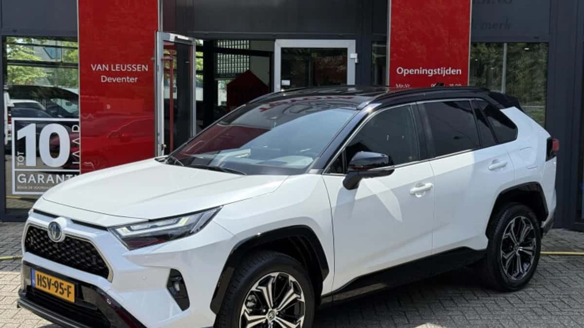Toyota RAV4 (2025) — foto 1
