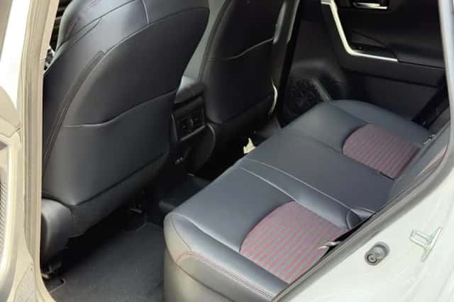 Toyota RAV4 (2025) thumbnail 23