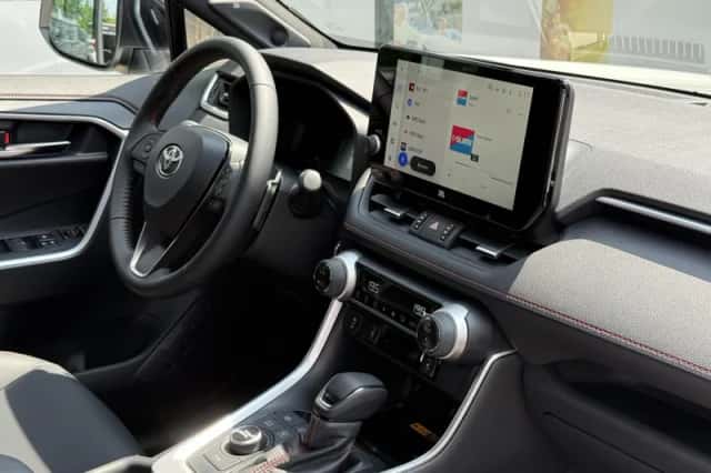 Toyota RAV4 (2025) thumbnail 27