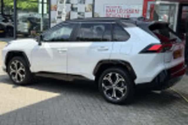 Toyota RAV4 (2025) thumbnail 36