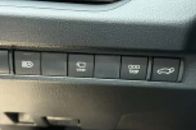 Toyota RAV4 (2025) thumbnail 45