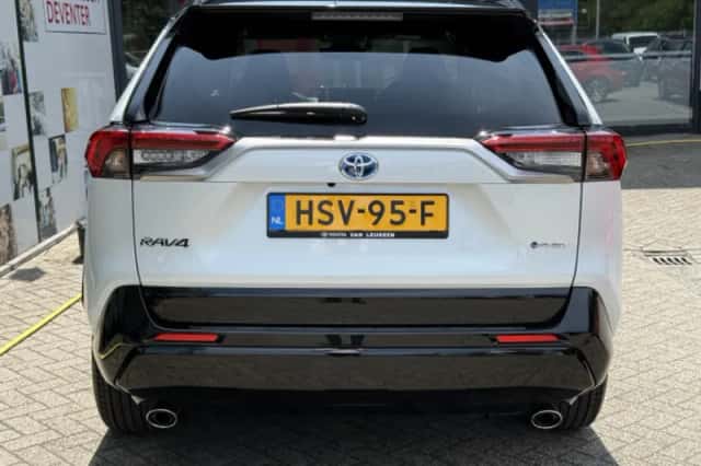 Toyota RAV4 (2025) thumbnail 69