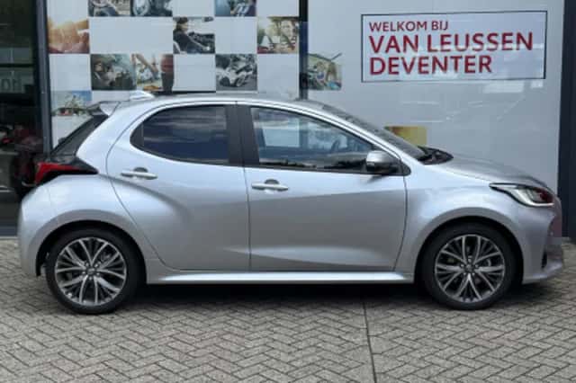 Toyota Yaris (2025) thumbnail 2