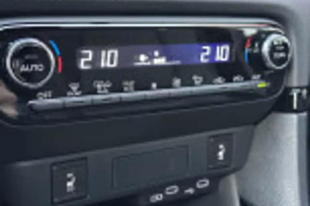 Toyota Yaris (2025) thumbnail 37