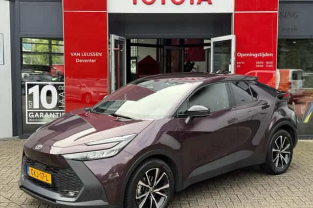Toyota C hr (2024) thumbnail 1
