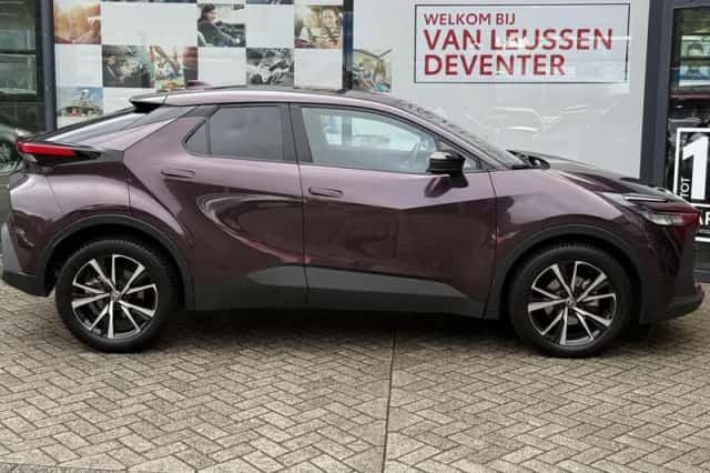 Toyota C hr (2024) thumbnail 11