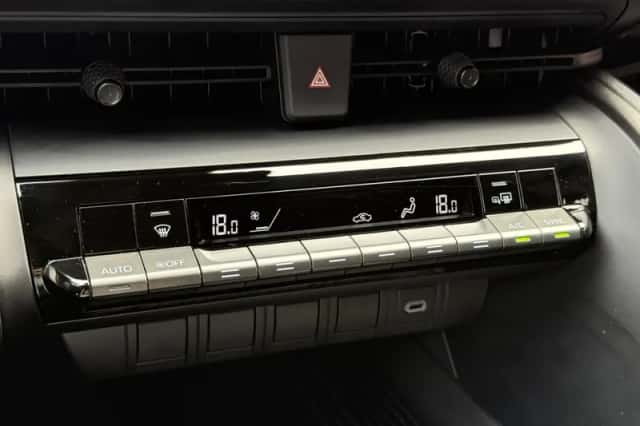 Toyota C hr (2024) thumbnail 16