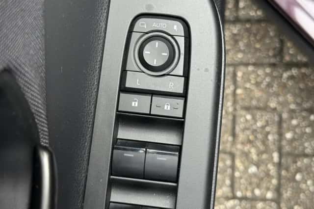 Toyota C hr (2024) thumbnail 20