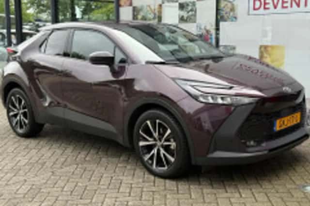 Toyota C hr (2024) thumbnail 4