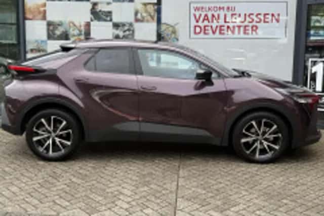 Toyota C hr (2024) thumbnail 5