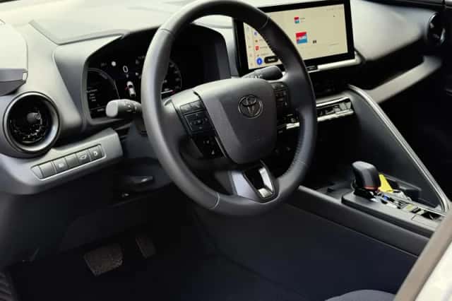 Toyota C hr (2024) thumbnail 11