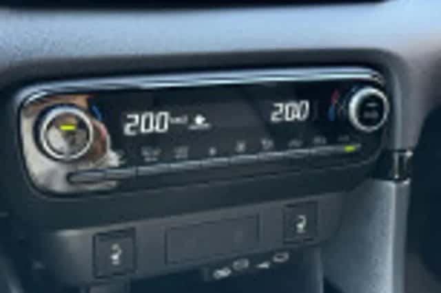 Toyota Yaris (2024) thumbnail 40