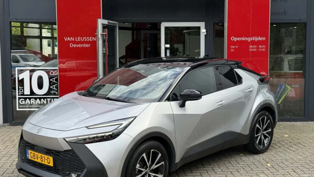 Toyota C hr (2024) — foto 1