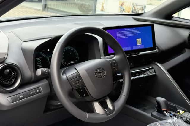 Toyota C hr (2024) thumbnail 12