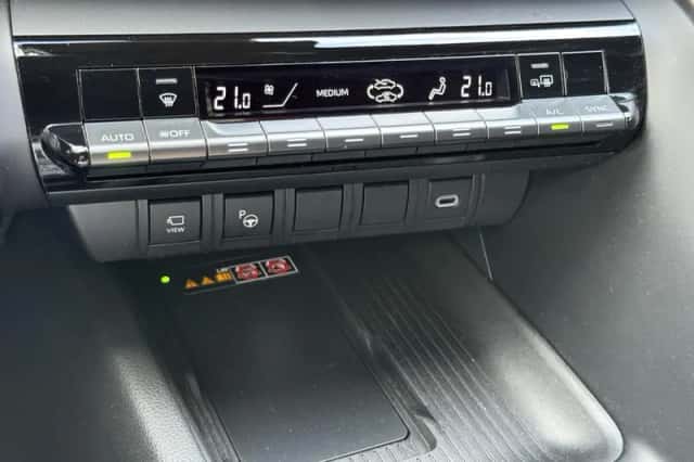 Toyota C hr (2024) thumbnail 16