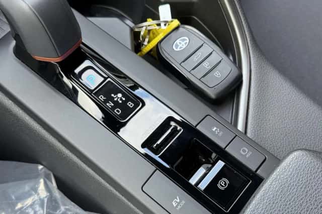 Toyota C hr (2024) thumbnail 17