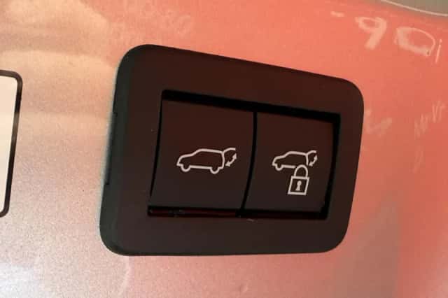 Toyota C hr (2024) thumbnail 23