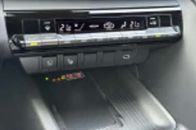 Toyota C hr (2024) thumbnail 39