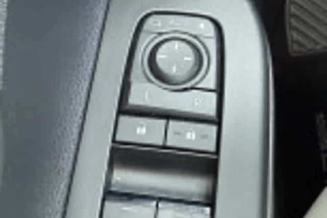 Toyota C hr (2024) thumbnail 41
