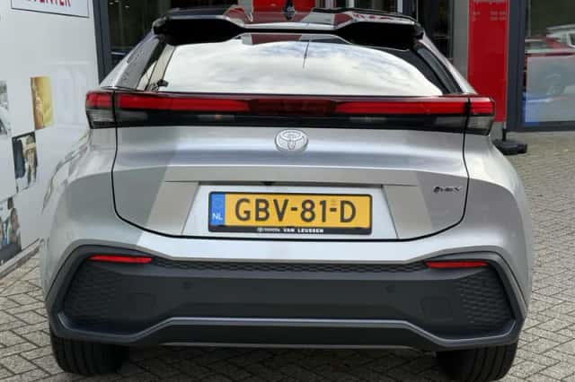 Toyota C hr (2024) thumbnail 10