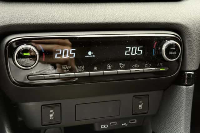 Toyota Yaris (2025) thumbnail 17