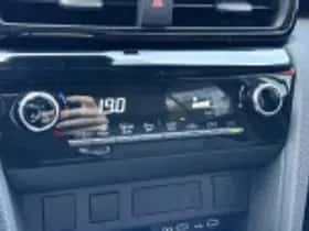Toyota Yaris Cross (2024) thumbnail 38