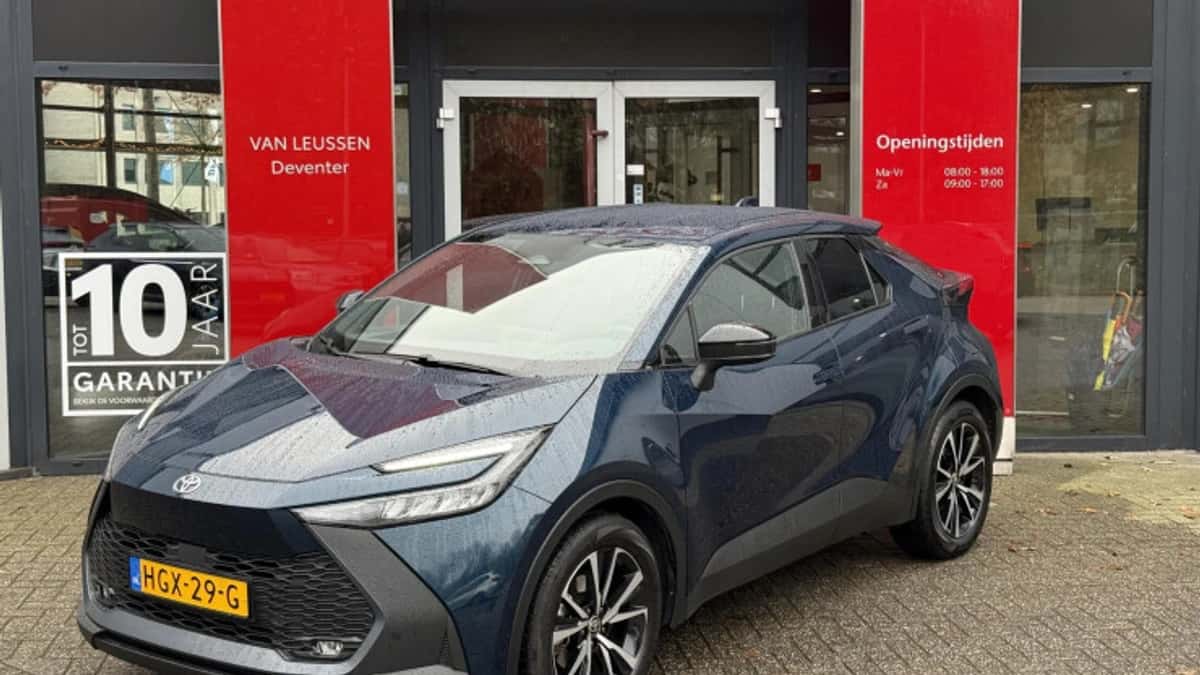 Toyota C hr (2025) — foto 1
