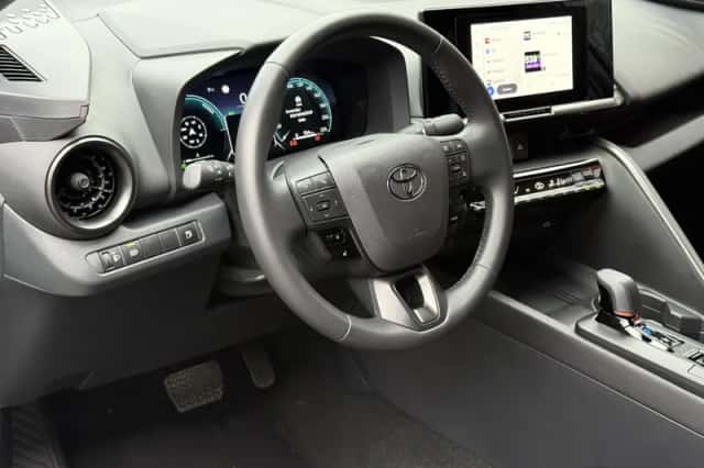 Toyota C hr (2025) thumbnail 12